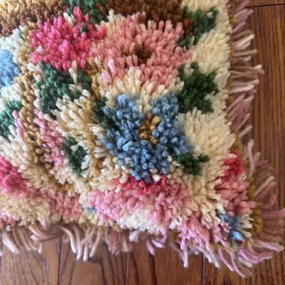 VTG Mushroom Shag Throw Pillow Latch Hook Pink Towel Back Pink Floral Handmade - Picture 5 of 11